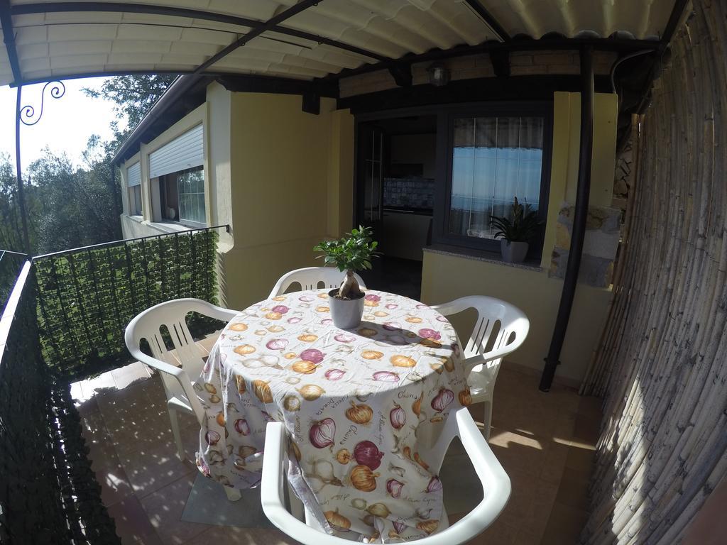 Appartamenti Con Vista Panoramica Санта Мария Наварезе Екстериор снимка